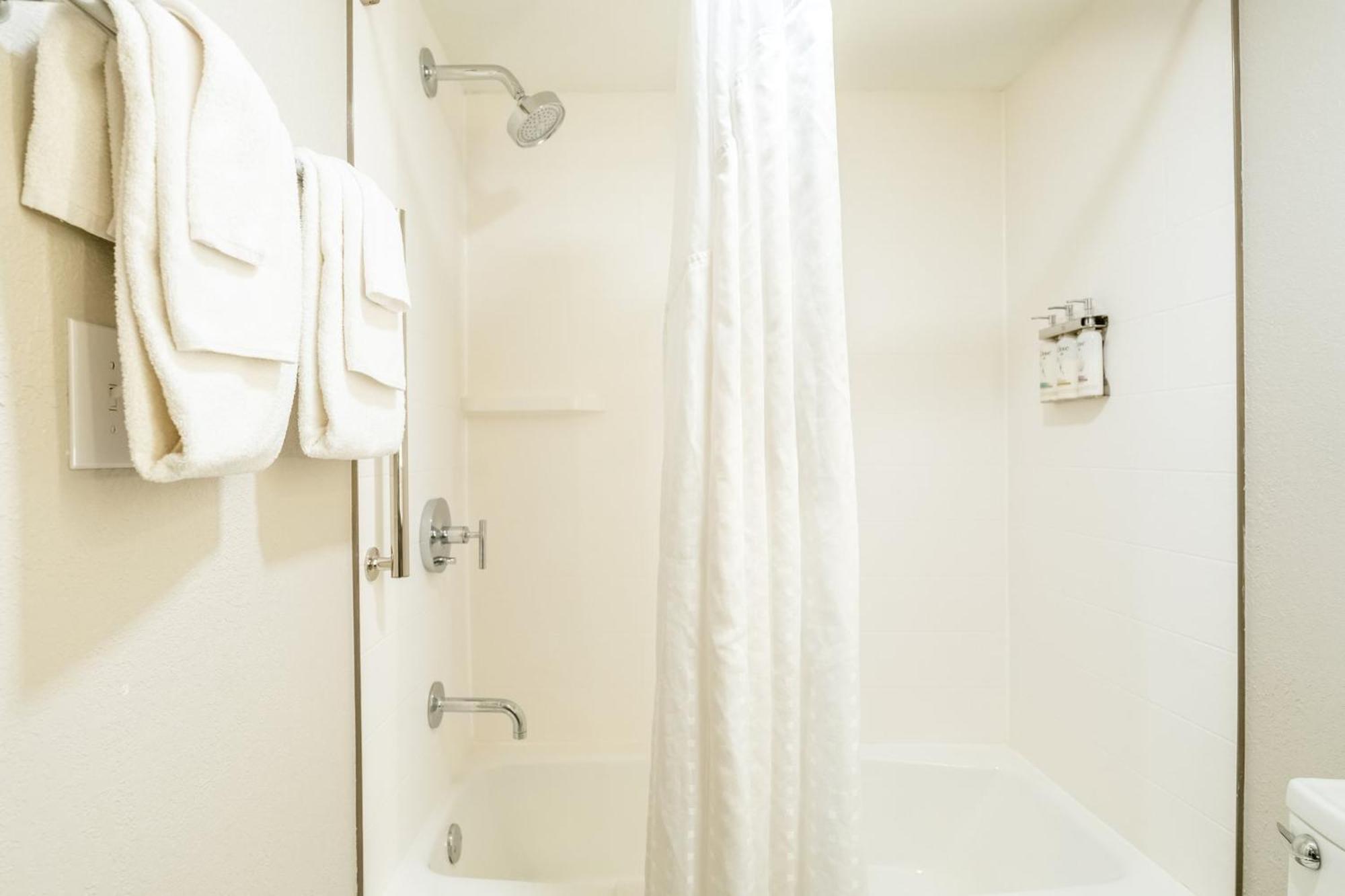 Holiday Inn Express Hotel & Suites Cocoa Beach By Ihg Екстериор снимка